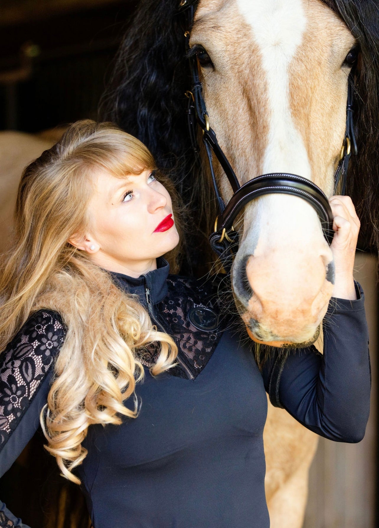 Black Daisy Lace-Luxury Riding Top